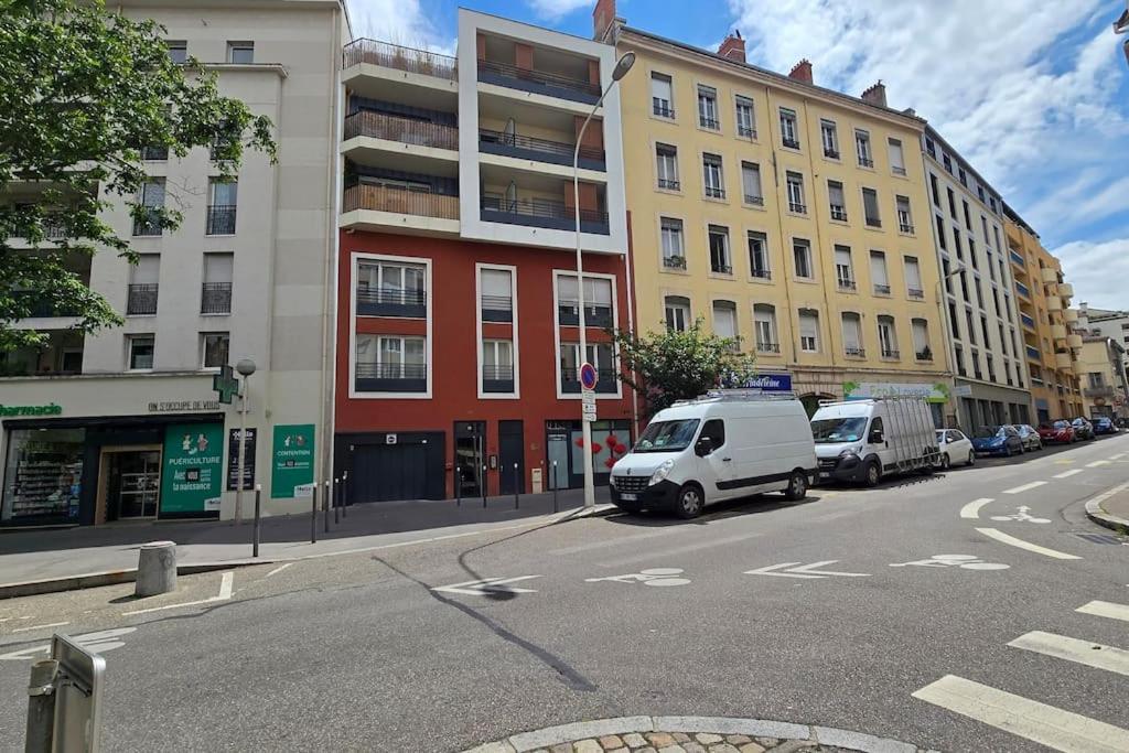 Bnbgones - Le Cosy Saint Louis - Metro Jean Mace Et Saxe Gambetta Lyon Eksteriør bilde